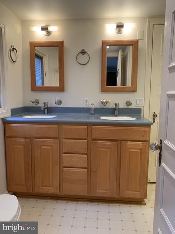 4415 FAIRFIELD DR, Bethesda, MD 20814