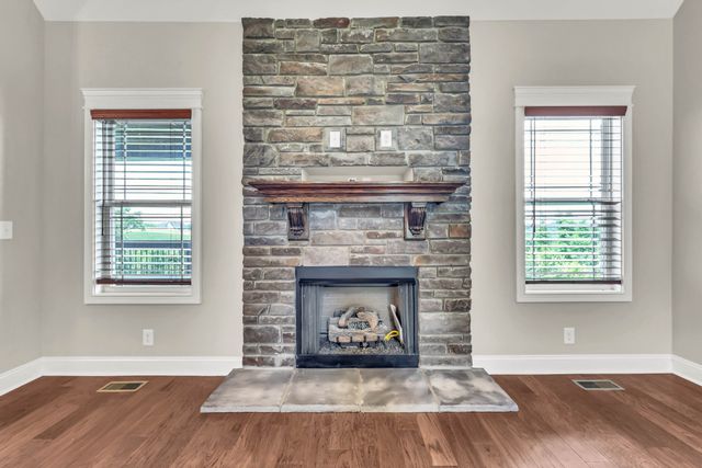 4018 Cooper Creek Rd, Woodlawn, TN 37191