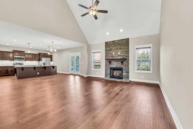 4018 Cooper Creek Rd, Woodlawn, TN 37191