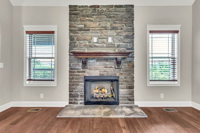 4018 Cooper Creek Rd, Woodlawn, TN 37191