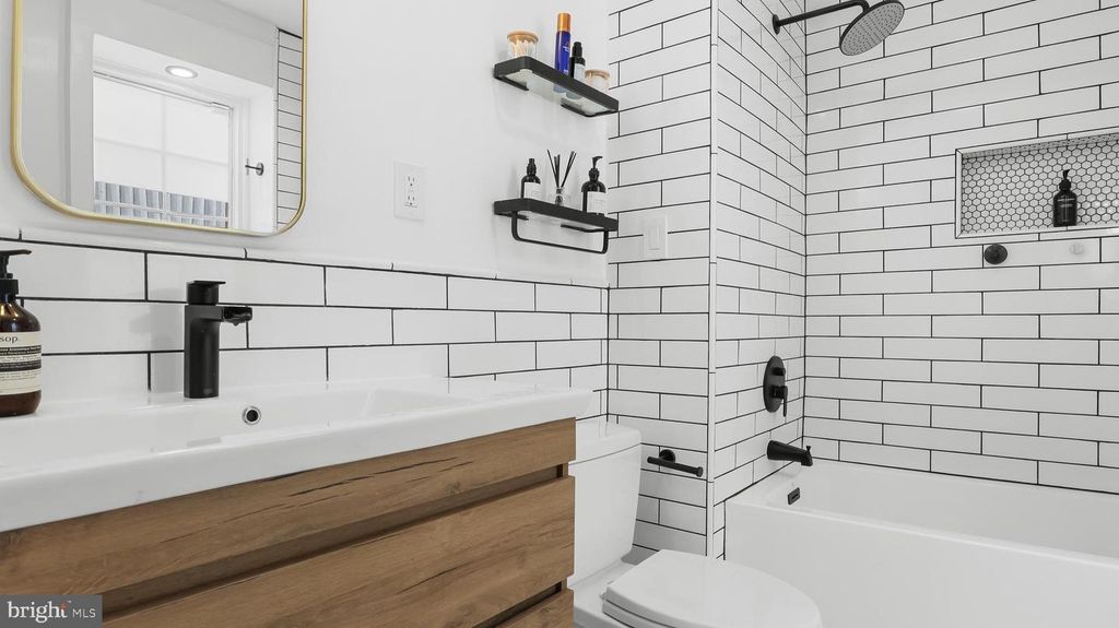 1656 32ND ST NW, Washington, DC 20007
