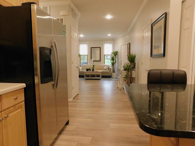 2412 Harriet Avenue 101, Minneapolis, MN 55405