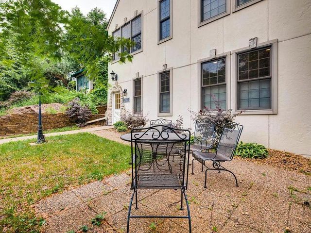 2412 Harriet Avenue 101, Minneapolis, MN 55405