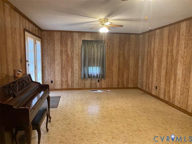 2716 Rollingwood Rd, Petersburg, VA 23805