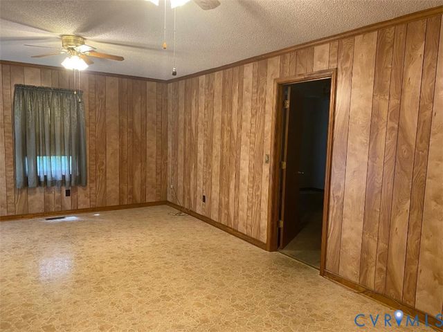 2716 Rollingwood Rd, Petersburg, VA 23805
