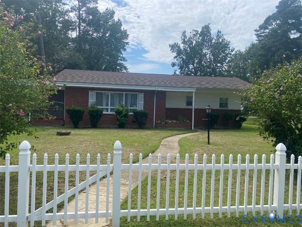 2716 Rollingwood Rd, Petersburg, VA 23805