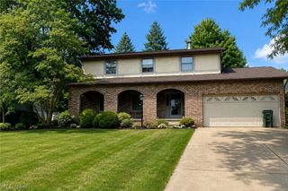 8727 Prancer Avenue NW, North Canton, OH 44720