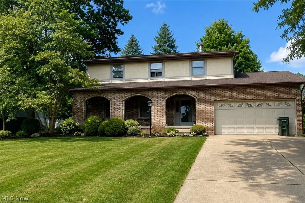8727 Prancer Avenue NW, North Canton, OH 44720