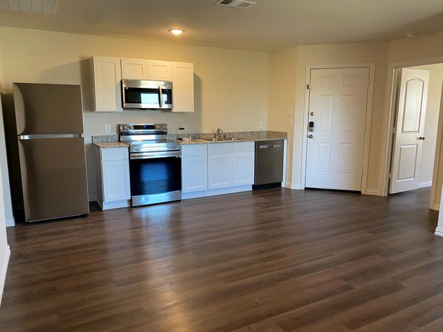 2203 Henry Street B, Greenville, TX 75401