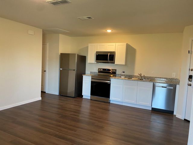 2203 Henry Street B, Greenville, TX 75401