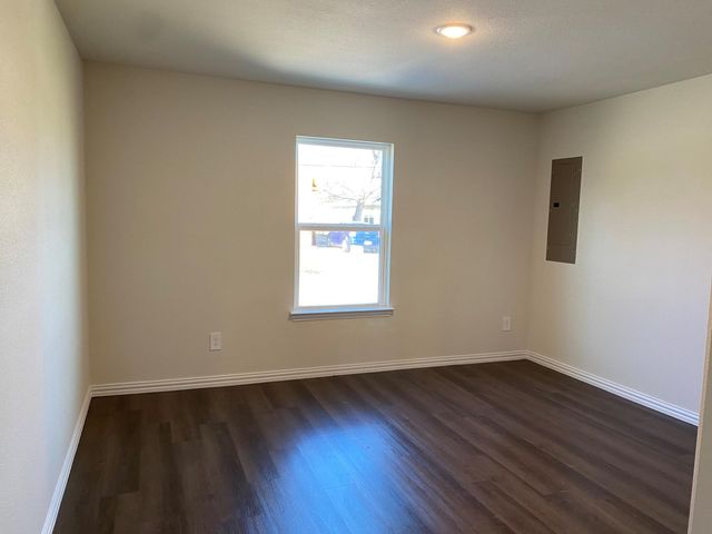 2203 Henry Street B, Greenville, TX 75401