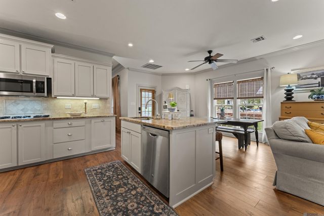 7953 Pipes Ln, Ethel, LA 70730