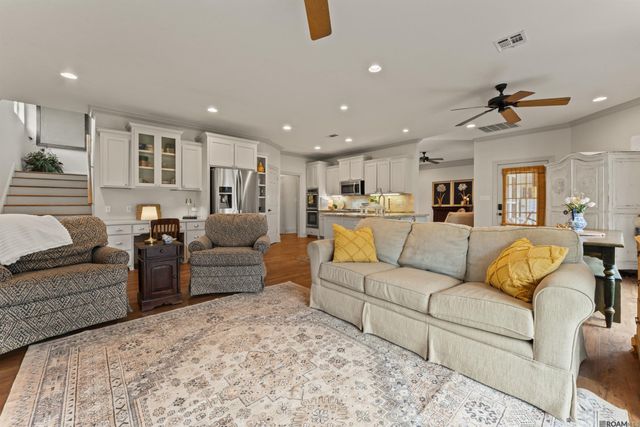 7953 Pipes Ln, Ethel, LA 70730