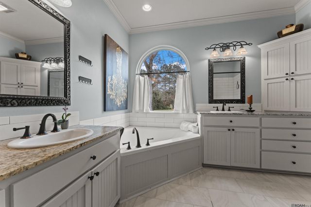 7953 Pipes Ln, Ethel, LA 70730