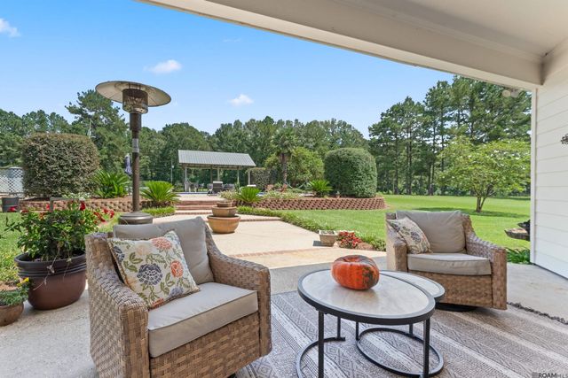 7953 Pipes Ln, Ethel, LA 70730