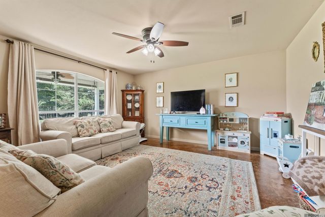 7953 Pipes Ln, Ethel, LA 70730