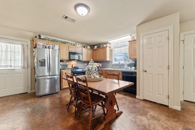 7953 Pipes Ln, Ethel, LA 70730