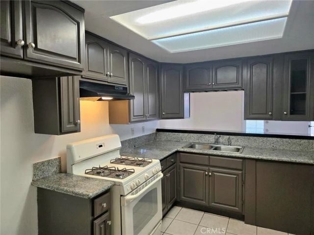 1614 S Campus Avenue E, Ontario, CA 91761