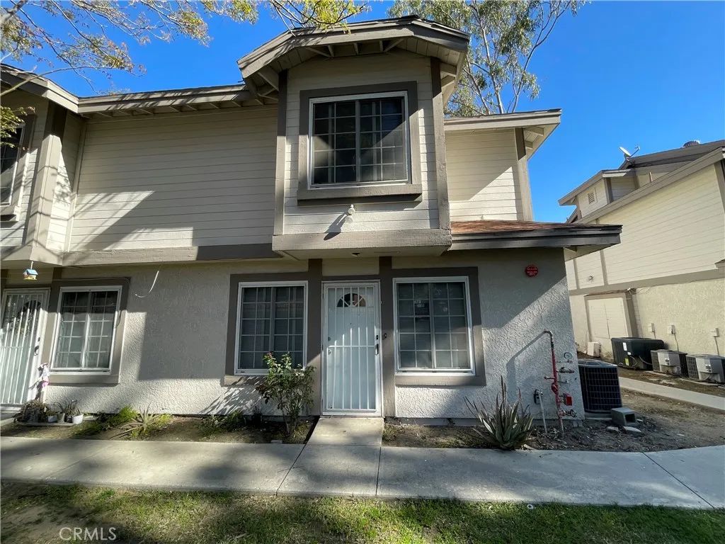 1614 S Campus Avenue E, Ontario, CA 91761