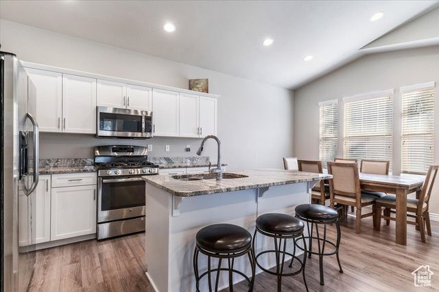 1427 S MOUNTAIN VIEW CT, Woods Cross, UT 84087