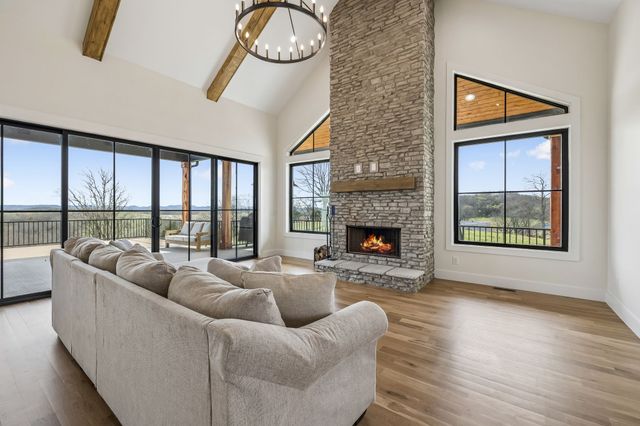 225 Boat Dock Rd, Hartsville, TN 37074