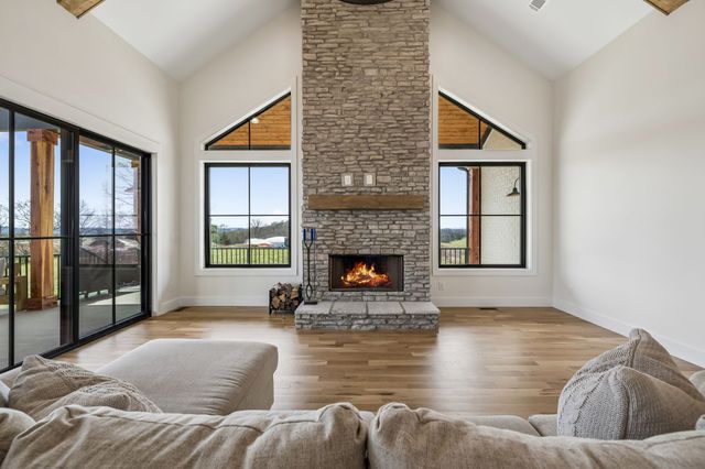 225 Boat Dock Rd, Hartsville, TN 37074