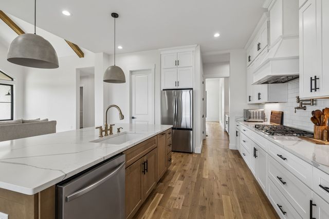 225 Boat Dock Rd, Hartsville, TN 37074