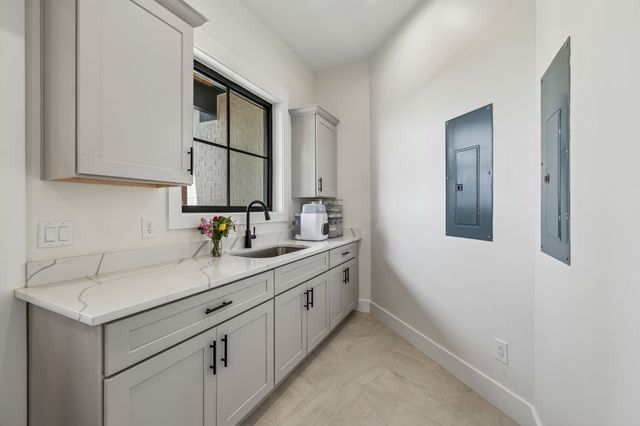 225 Boat Dock Rd, Hartsville, TN 37074