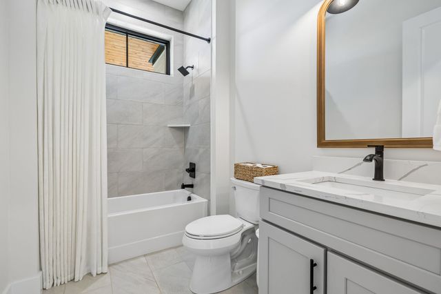 225 Boat Dock Rd, Hartsville, TN 37074