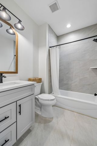 225 Boat Dock Rd, Hartsville, TN 37074