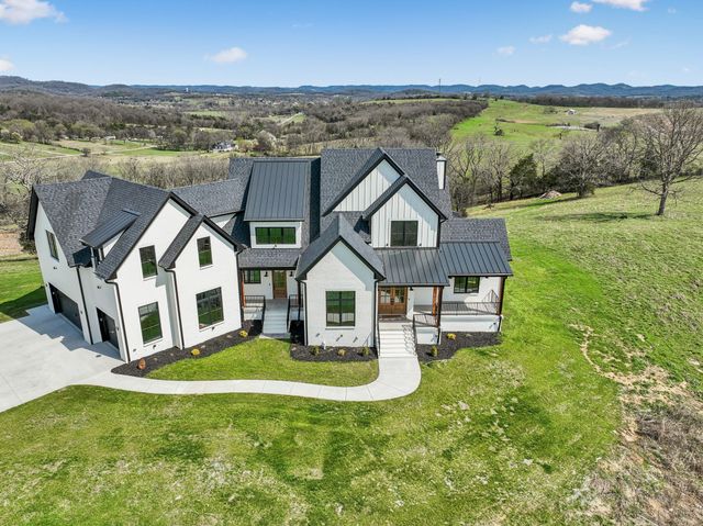 225 Boat Dock Rd, Hartsville, TN 37074