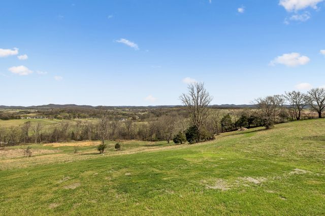 225 Boat Dock Rd, Hartsville, TN 37074