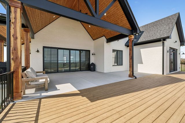 225 Boat Dock Rd, Hartsville, TN 37074