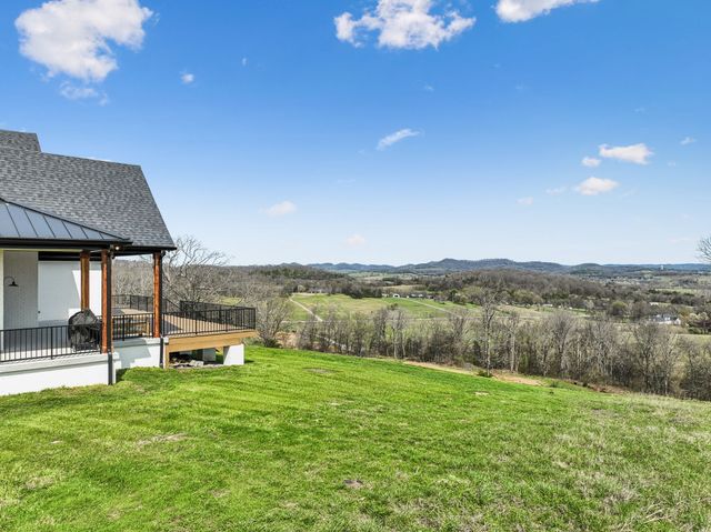 225 Boat Dock Rd, Hartsville, TN 37074