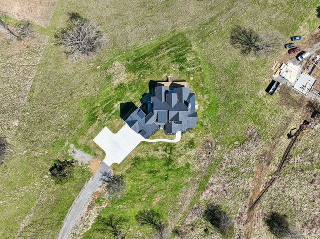 225 Boat Dock Rd, Hartsville, TN 37074