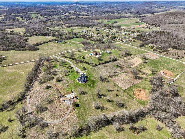 225 Boat Dock Rd, Hartsville, TN 37074