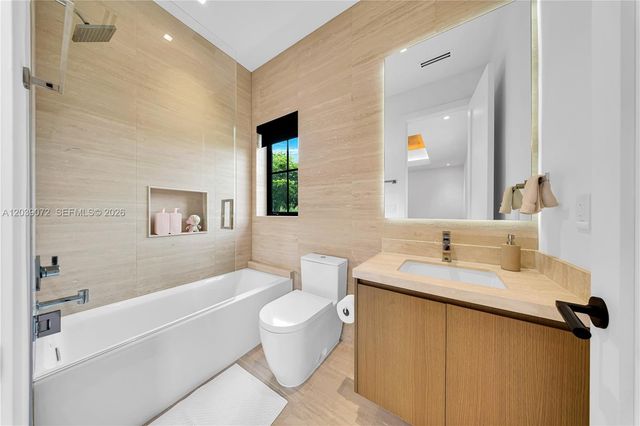 5111 Alhambra Cir, Coral Gables, FL 33146