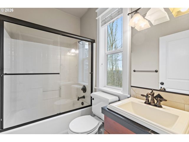 9408 Se CAUSEY Ave Se, Happy Valley, OR 97086