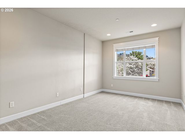 9408 Se CAUSEY Ave Se, Happy Valley, OR 97086