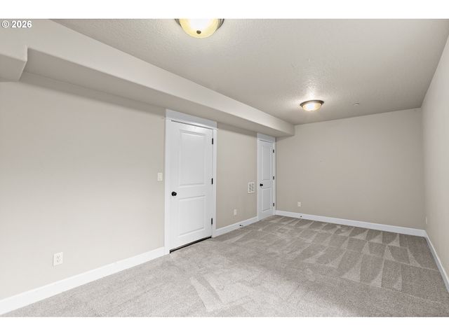 9408 Se CAUSEY Ave Se, Happy Valley, OR 97086