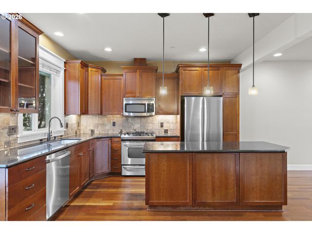 9408 Se CAUSEY Ave Se, Happy Valley, OR 97086