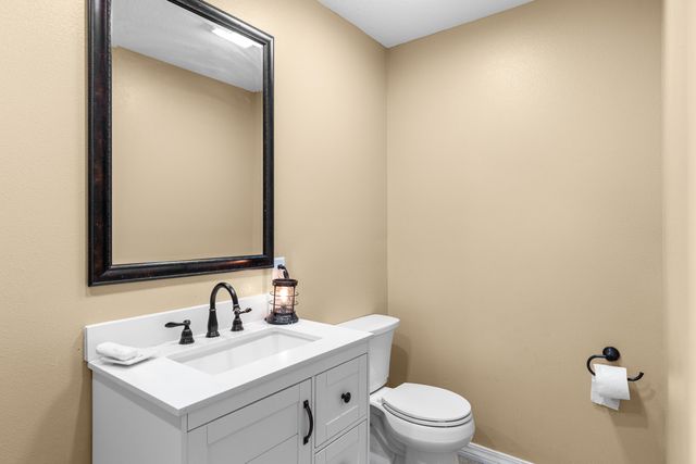 5 NE Bedford Place, Fort Walton Beach, FL 32547