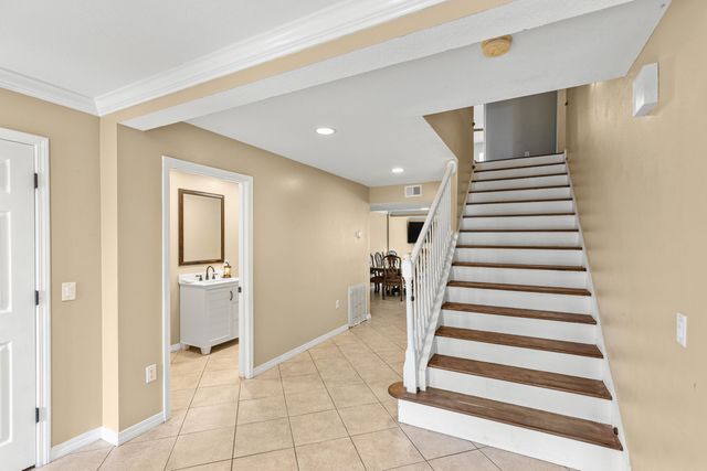 5 NE Bedford Place, Fort Walton Beach, FL 32547