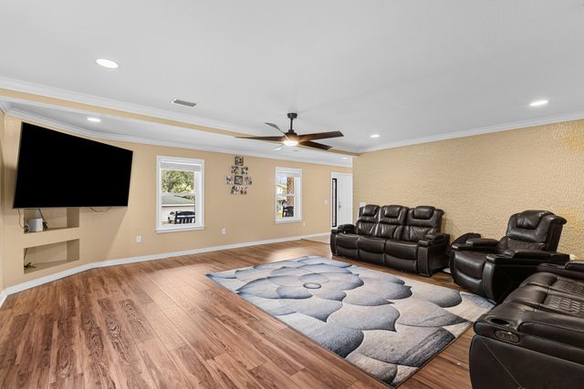 5 NE Bedford Place, Fort Walton Beach, FL 32547