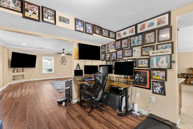 5 NE Bedford Place, Fort Walton Beach, FL 32547