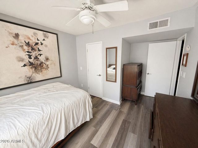 1132 E VILLAGE CIRCLE Drive, Phoenix, AZ 85022