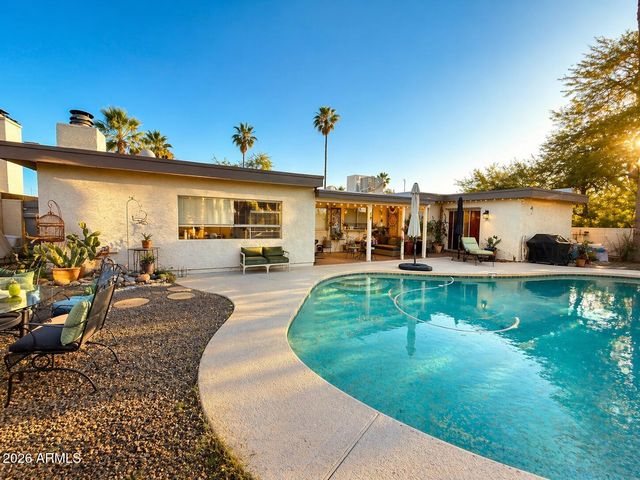 1132 E VILLAGE CIRCLE Drive, Phoenix, AZ 85022