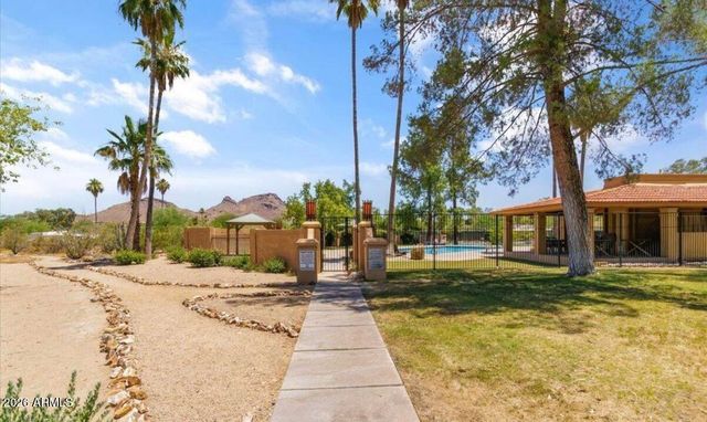 1132 E VILLAGE CIRCLE Drive, Phoenix, AZ 85022