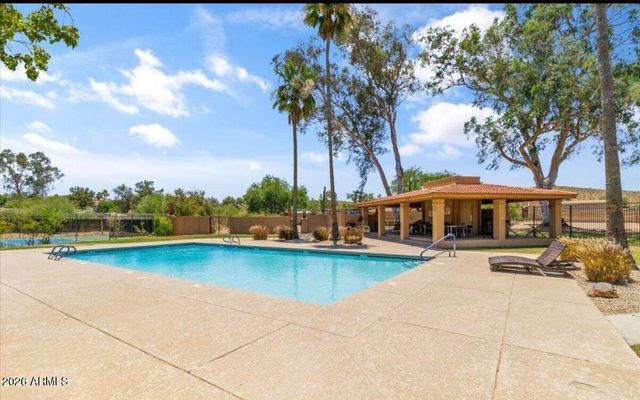 1132 E VILLAGE CIRCLE Drive, Phoenix, AZ 85022