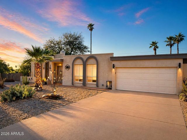 1132 E VILLAGE CIRCLE Drive, Phoenix, AZ 85022